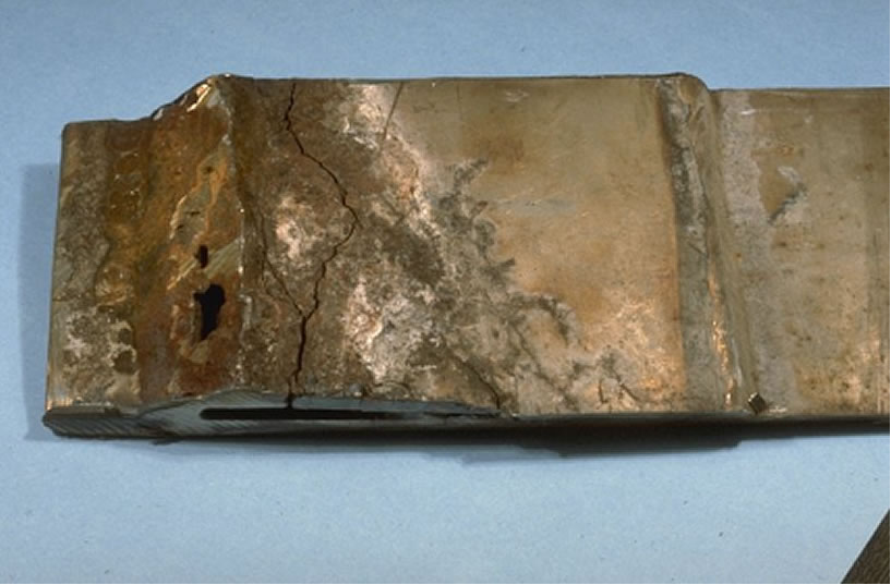 Representative surface-breaking branched cracks in a welded metal component